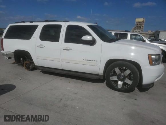 2013 Chevrolet Suburban LT with VIN 1GNSCJE01DR227690, listed as a Copart auction lot 48963485 with 184,298 mi miles and Salvage Title. Bid and sale history available at carsss.com. Image 4.