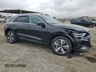2024 Audi Q8 e-tron Premium Plus z VIN WA15AAGE3RB008258, wystawiony jako Copart lot #78146344 z przebiegiem 12 264 mil mil oraz Szkoda całkowita • Salvage title. Historia ofert i sprzedaży dostępna na DreamBid. Obrazek 4.