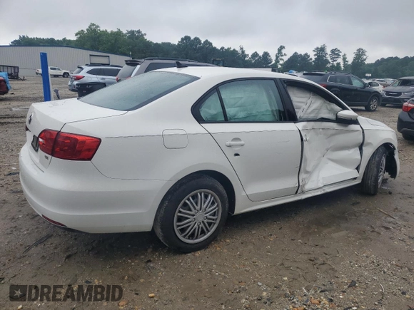 2014 Volkswagen Jetta SE with VIN 3VWD17AJ5EM365810, listed as a Copart auction lot 60676755 with 119,975 mi miles and Salvage title. Bid and sale history available at DreamBid. Image 3.