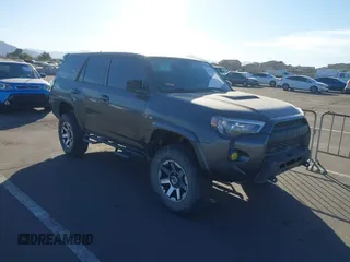 2018 Toyota 4Runner SR5 with VIN JTEBU5JR8J5512452, listed as a IAAI auction lot 41075690 with 52,750 mi miles. Bid and sale history available at carsss.com. Image 1.