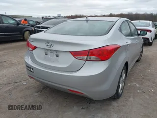 2013 Hyundai Elantra GLS z VIN 5NPDH4AE8DH274678, wystawiony jako IAAI lot #42038774 z przebiegiem 171 504 mil mil oraz . Historia ofert i sprzedaży dostępna na DreamBid. Obrazek 4.