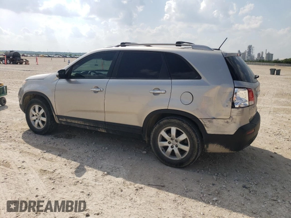 2012 Kia Sorento LX z VIN 5XYKT3A64CG274580, wystawiony jako Copart lot #55513455 z przebiegiem 167 369 mil mil oraz Szkoda całkowita • Salvage title. Historia ofert i sprzedaży dostępna na DreamBid. Obrazek 2.