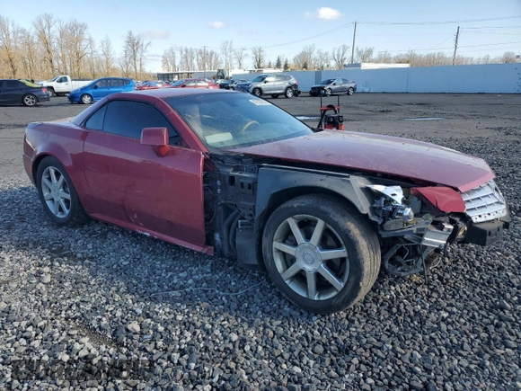 2004 Cadillac XLR z VIN 1G6YV34A945603839, wystawiony jako Copart lot #47592565 z przebiegiem Nie podano mil oraz Szkody całkowita. Historia ofert i sprzedaży dostępna na DreamBid. Obrazek 4.