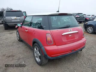 2005 MINI Hardtop with VIN WMWRC33485TJ67837, listed as a IAAI auction lot 41806208 with 140,646 mi miles and . Bid and sale history available at DreamBid. Image 3.