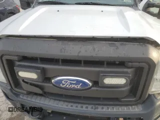 2011 Ford F-250 XL z VIN 1FDBF2A67BEC47393, wystawiony jako Copart lot #55200095 z przebiegiem 65 588 mil mil oraz Szkoda całkowita • Salvage title. Historia ofert i sprzedaży dostępna na DreamBid. Obrazek 11.