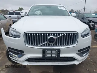 2024 Volvo XC90 Plus Bright Theme with VIN YV4062PE6R1226477, listed as a IAAI auction lot 41882985 with 15,057 mi miles and . Bid and sale history available at DreamBid. Image 13.
