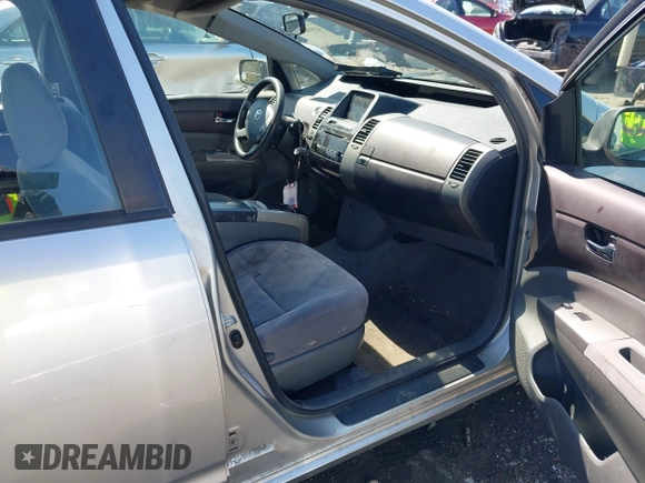 2004 Toyota Prius with VIN JTDKB20U640063062, listed as a IAAI auction lot 41934737 with 257,345 mi miles. Bid and sale history available at carsss.com. Image 5.