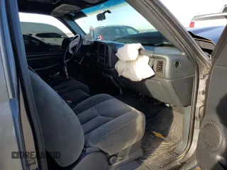 1999 Chevrolet Silverado 1500 with VIN 1GCEC14W3XZ158422, listed as a Copart auction lot 82565864 with 0 mi miles and Salvage Title. Bid and sale history available at carsss.com. Image 8.