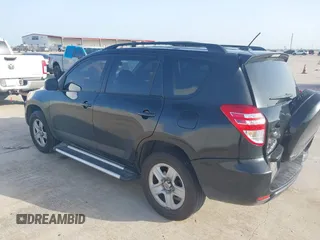 2010 Toyota RAV4 z VIN JTMZF4DV2AD017346, wystawiony jako IAAI lot #42641598 z przebiegiem 237 460 mil mil oraz . Historia ofert i sprzedaży dostępna na DreamBid. Obrazek 3.