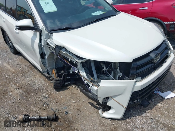 2018 Toyota Highlander SE z VIN 5TDJZRFH2JS547586, wystawiony jako IAAI lot #42219473 z przebiegiem 93 873 mil mil oraz . Historia ofert i sprzedaży dostępna na DreamBid. Obrazek 6.