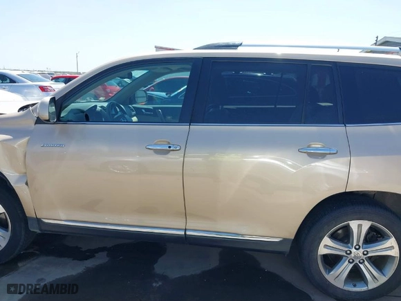2011 Toyota Highlander Limited with VIN 5TDDK3EH2BS049549, listed as a IAAI auction lot 41838695 with 145,638 mi miles. Bid and sale history available at carsss.com. Image 14.