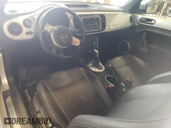 2012 Volkswagen Beetle 2.5L PZEV with VIN 3VWJP7AT8CM603469, listed as a Copart auction lot 56371425 with 97,575 mi miles and Clean title. Bid and sale history available at DreamBid. Image 8.