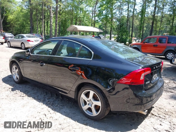 2013 Volvo S60 T5 Premier with VIN YV1612FS8D2206831, listed as a IAAI auction lot 42409968 with 131,992 mi miles and . Bid and sale history available at DreamBid. Image 3.
