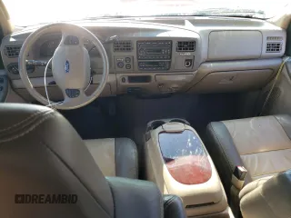 2004 Ford Excursion Eddie Bauer с VIN 1FMSU45P24EA16957, выставлен на аукционе Copart как лот 87872685 с пробегом 92 621 миль миль и На запчасти • Non repairable. История ставок и продаж доступна на DreamBid. Изображение 8.