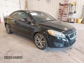 2012 Volvo C70 T5 с VIN YV1672MC7CJ123101, выставлен на аукционе IAAI как лот 42226954 с пробегом 91 870 миль миль и . История ставок и продаж доступна на DreamBid. Изображение 1.