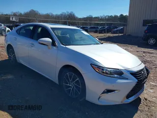 2016 Lexus ES 330 z VIN JTHBK1GGXG2222439, wystawiony jako IAAI lot #41599032 z przebiegiem 93 804 mil mil oraz . Historia ofert i sprzedaży dostępna na DreamBid. Obrazek 1.