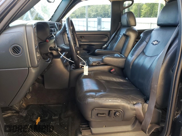 2002 Chevrolet Avalanche with VIN 3GNEK13T42G232957, listed as a Copart auction lot 60347864 with 217,437 mi miles and Salvage Title. Bid and sale history available at carsss.com. Image 7.
