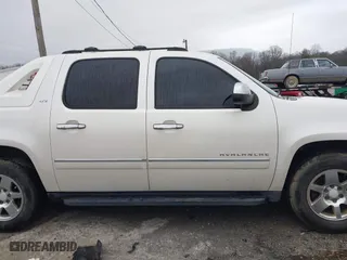 2012 Chevrolet Avalanche LTZ with VIN 3GNMCGE03CG254318, listed as a IAAI auction lot 41538283 with 291,833 mi miles. Bid and sale history available at carsss.com. Image 13.
