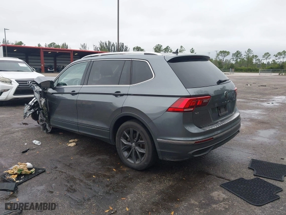 2022 Volkswagen Tiguan SE with VIN 3VV3B7AX6NM070815, listed as a IAAI auction lot 41391891 with 32,818 mi miles. Bid and sale history available at carsss.com. Image 3.