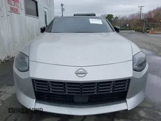 2024 Nissan Z Performance с VIN JN1BZ4BH8RM362157, выставлен на аукционе IAAI как лот 41553369 с пробегом 398 миль миль и . История ставок и продаж доступна на DreamBid. Изображение 12.