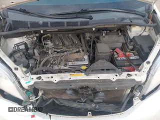 2015 Toyota Sienna XLE with VIN 5TDYK3DC8FS639221, listed as a IAAI auction lot 41891188 with 195,610 mi miles. Bid and sale history available at carsss.com. Image 10.