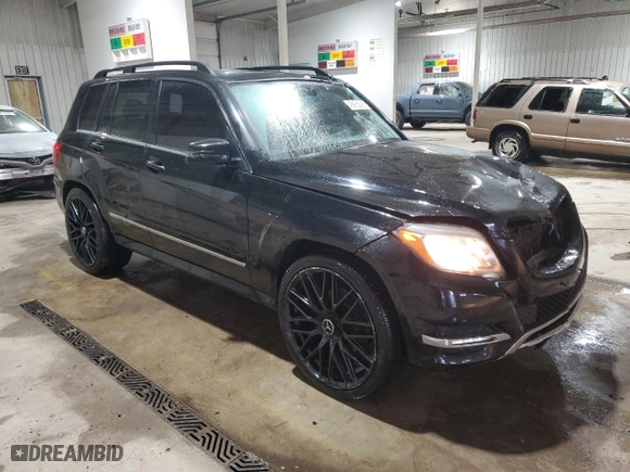 2015 Mercedes-Benz GLK-Class GLK 350 with VIN WDCGG5HB5FG382730, listed as a Copart auction lot 45935845 with 152,395 mi miles and Salvage Title. Bid and sale history available at carsss.com. Image 4.