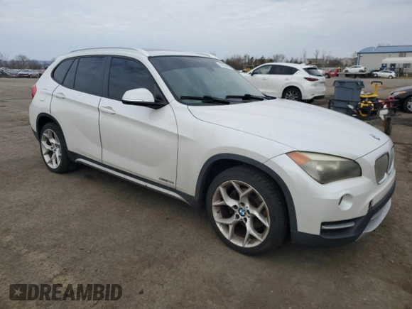 2014 BMW X1 sDrive28i with VIN WBAVM1C51EVW48557, listed as a Copart auction lot 50236455 with 77,166 mi miles and Salvage Title. Bid and sale history available at carsss.com. Image 4.