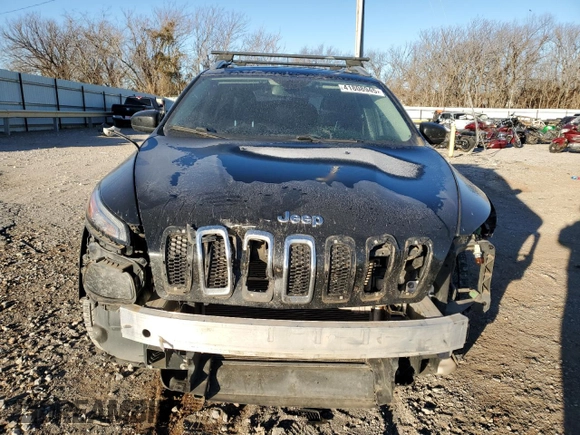 2018 Jeep Cherokee Latitude Plus with VIN 1C4PJLLB2JD590884, listed as a Copart auction lot 41808945 with 168,853 mi miles and Salvage Title. Bid and sale history available at carsss.com. Image 5.