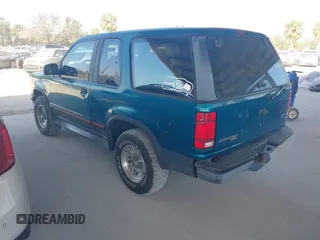 1994 Ford Explorer z VIN 1FMCU24X4RUC05892, wystawiony jako IAAI lot #41564472 z przebiegiem 510 872 mil mil oraz . Historia ofert i sprzedaży dostępna na DreamBid. Obrazek 3.