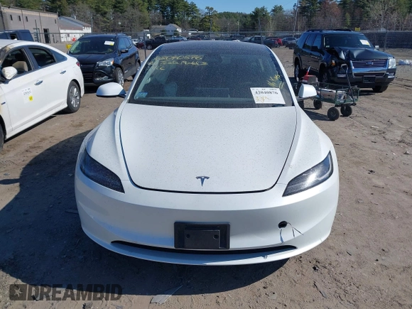 2025 Tesla Model 3 Long Range with VIN 5YJ3E1EA7SF923943, listed as a IAAI auction lot 42040876 with 1,547 mi miles and . Bid and sale history available at DreamBid. Image 11.