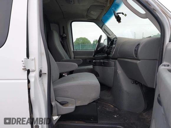 2007 Ford Econoline Cargo Commercial with VIN 1FTNE24W87DA46762, listed as a IAAI auction lot 42345539 with 195,079 mi miles and . Bid and sale history available at DreamBid. Image 5.