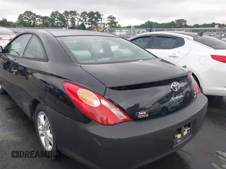 2005 Toyota Solara SE z VIN 4T1CE38P95U964917, wystawiony jako IAAI lot #42511317 z przebiegiem 339 570 mil mil oraz . Historia ofert i sprzedaży dostępna na DreamBid. Obrazek 3.