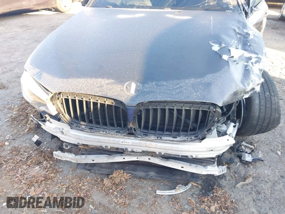 2019 BMW 5 Series M550i xDrive with VIN WBAJB9C50KB464159, listed as a IAAI auction lot 41758879 with 9,000 mi miles and . Bid and sale history available at DreamBid. Image 18.