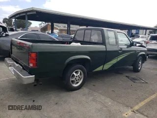 1996 Dodge Dakota z VIN 1B7GL23Y2TS561862, wystawiony jako Copart lot #72455804 z przebiegiem 110 601 mil mil oraz Szkoda całkowita • Salvage title. Historia ofert i sprzedaży dostępna na DreamBid. Obrazek 3.
