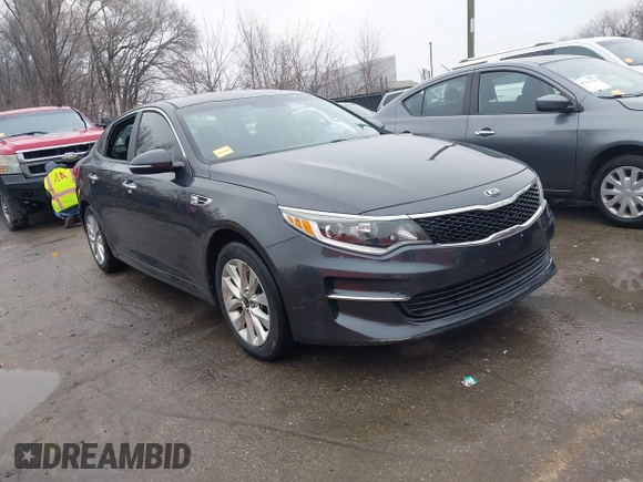 2017 Kia Optima LX z VIN 5XXGT4L38HG139029, wystawiony jako IAAI lot #41170780 z przebiegiem 131 201 mil mil oraz . Historia ofert i sprzedaży dostępna na DreamBid. Obrazek 1.
