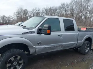 2011 Ford F-250 XL z VIN 1FT7W2BT5BEA16071, wystawiony jako IAAI lot #41666621 z przebiegiem 181 497 mil mil oraz . Historia ofert i sprzedaży dostępna na DreamBid. Obrazek 6.