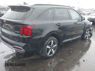 2021 Kia Sorento EX with VIN 5XYRHDLF4MG056093, listed as a IAAI auction lot 41848300 with 41,226 mi miles. Bid and sale history available at carsss.com. Image 4.
