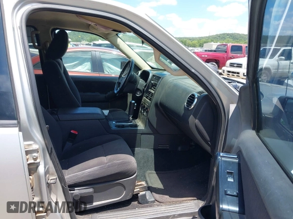 2010 Ford Explorer XLT с VIN 1FMEU6DE2AUA70477, выставлен на аукционе IAAI как лот 42588580 с пробегом Не указан миль и . История ставок и продаж доступна на DreamBid. Изображение 5.
