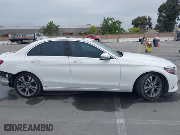 2019 Mercedes-Benz C 300 с VIN 55SWF8DB7KU299640, выставлен на аукционе IAAI как лот 41929870 с пробегом 61 130 миль миль и . История ставок и продаж доступна на DreamBid. Изображение 14.