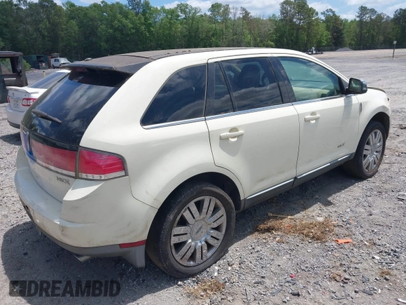 2008 Lincoln MKX with VIN 2LMDU68CX8BJ40624, listed as a IAAI auction lot 42124304 with 210,983 mi miles. Bid and sale history available at carsss.com. Image 4.