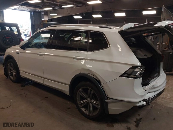 2019 Volkswagen Tiguan SE with VIN 3VV2B7AX8KM005679, listed as a IAAI auction lot 42024471 with 18,775 mi miles. Bid and sale history available at carsss.com. Image 3.