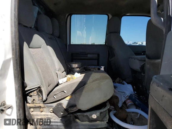 2012 Ford F-350 XL z VIN 1FT8W3BT0CEB74099, wystawiony jako Copart lot #47470204 z przebiegiem 172 041 mil mil oraz Szkoda całkowita • Salvage title. Historia ofert i sprzedaży dostępna na DreamBid. Obrazek 10.