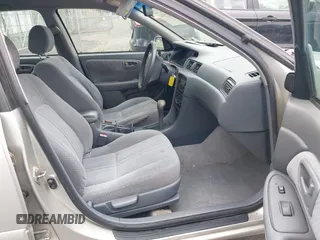 2001 Toyota Camry CE z VIN 4T1BG22K41U847401, wystawiony jako IAAI lot #42275762 z przebiegiem 202 936 mil mil oraz . Historia ofert i sprzedaży dostępna na DreamBid. Obrazek 5.