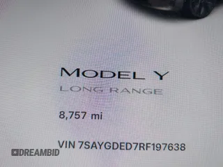 2024 Tesla Model Y z VIN 7SAYGDED7RF197638, wystawiony jako IAAI lot #42246267 z przebiegiem 8 757 mil mil oraz . Historia ofert i sprzedaży dostępna na DreamBid. Obrazek 16.