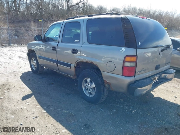 2001 Chevrolet Tahoe LS with VIN 1GNEK13T51J260439, listed as a IAAI auction lot 41853918 with 209,630 mi miles. Bid and sale history available at carsss.com. Image 3.