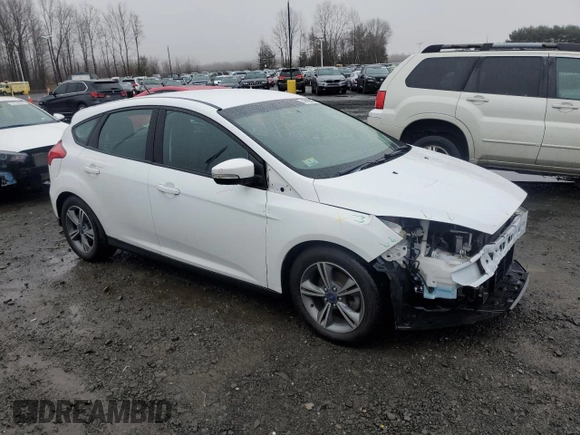 2016 Ford Focus SE with VIN 1FADP3KEXGL303972, listed as a Copart auction lot 49106385 with 33,919 mi miles and Salvage Title. Bid and sale history available at carsss.com. Image 4.