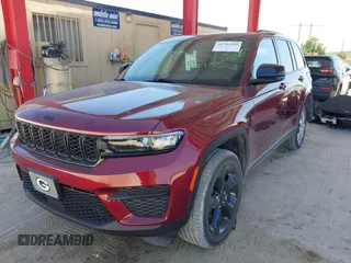 2023 Jeep Grand Cherokee Altitude with VIN 1C4RJHAG4PC661182, listed as a IAAI auction lot 41782999 with 40,507 mi miles. Bid and sale history available at carsss.com. Image 18.