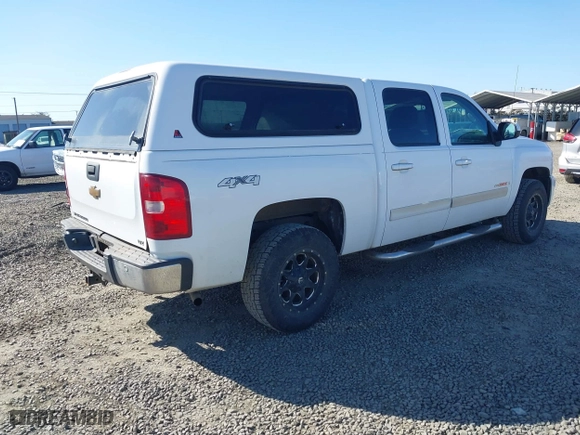 2007 Chevrolet Silverado 1500 LTZ with VIN 2GCFK13Y471695819, listed as a IAAI auction lot 41755850 with 216,487 mi miles. Bid and sale history available at carsss.com. Image 4.