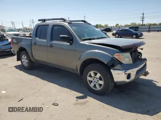 2005 Nissan Frontier LE z VIN 1N6AD07W95C417736, wystawiony jako Copart lot #55112835 z przebiegiem 217 251 mil mil oraz Szkoda całkowita • Salvage title. Historia ofert i sprzedaży dostępna na DreamBid. Obrazek 4.