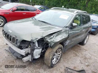 2020 Jeep Cherokee Latitude z VIN 1C4PJMCB5LD636295, wystawiony jako IAAI lot #42358449 z przebiegiem 103 478 mil mil oraz . Historia ofert i sprzedaży dostępna na DreamBid. Obrazek 2.